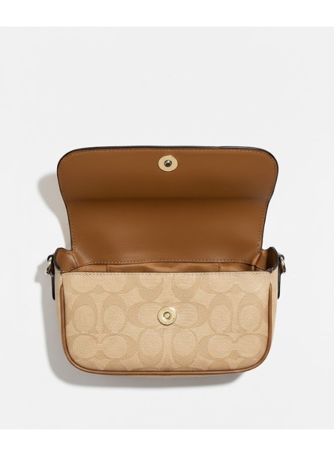 كوتش اوت ليت حقيبة كوتش "سيجنتشر" كروس بودي - لون كافيه (Khaki/Beige) - إكسسوارات ذهبية فاخرة - Image 4